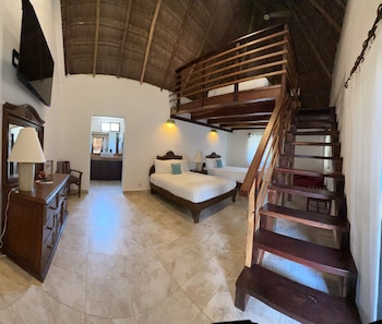 Poolside Suite