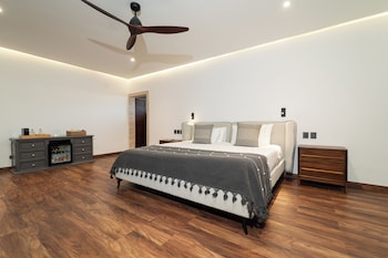 Master Suite with Pool View