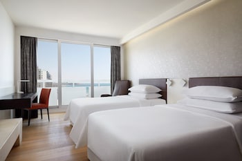 Deluxe Room, 2 Twin Beds, Balcony (View)