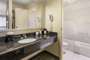 Standard Room, 2 Double Beds, Non Smoking, Refrigerator & Microwave (1st Floor)