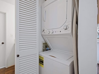 Condo, 1 Bedroom, Garden View (17B)