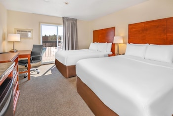 Room, 2 Queen Beds, Non Smoking, Pool View