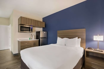 Suite, 1 Queen Bed, Accessible, Non Smoking (Efficiency)