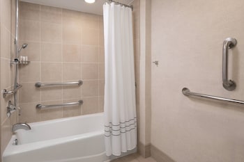 Room, 1 King Bed (Mobility Accessible, Tub)