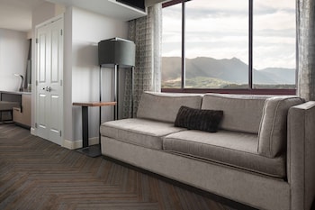 Room, 1 King Bed with Sofa bed, Mountain View (Corner)