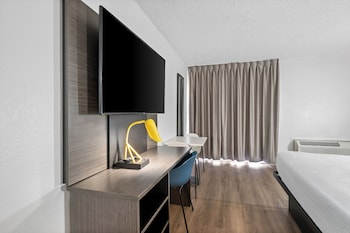 Standard Room, 1 King Bed, Non Smoking