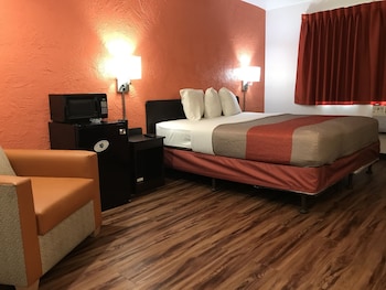 Standard Room, 1 King Bed, Smoking