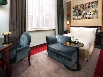 Classic Room, 1 Queen Bed, City View (Garden or City View)