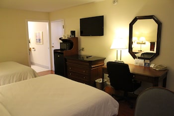 Room, 2 Queen Beds, Mobility Accessible, Non Smoking (Bathtub w/ Grab Bars)
