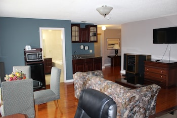 Presidential Suite, 1 King Bed, Fireplace, Jacuzzi