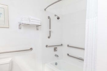 Room, 2 Queen Beds, Mobility Accessible, Non Smoking (Bathtub w/ Grab Bars)