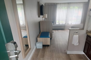 Suite, 1 King Bed, Non Smoking