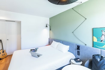 Room, Multiple Beds