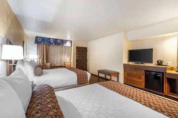 Standard Room, 2 Queen Beds, Accessible, Non Smoking (Walk-in Shower)