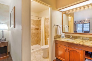 Suite, Multiple Beds, Accessible, Non Smoking (Walk-in Shower)