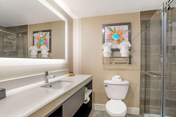 Suite, 2 Queen Beds, Non Smoking, Refrigerator & Microwave (with Sofabed)