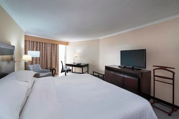 Club Room, 1 King Bed, Ocean View