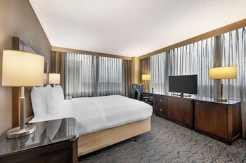 Standard Room, 1 Queen Bed, Non Smoking, Park View