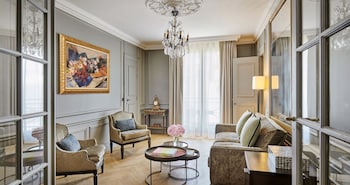Signature Suite