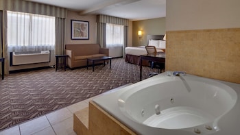 Standard Room, 1 King Bed, Non Smoking, Jetted Tub (Oversized Room;with Sofabed)
