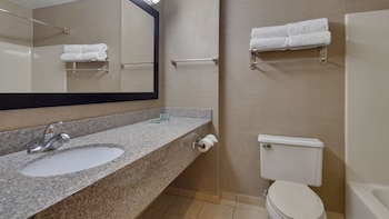 Standard Room, 1 King Bed, Non Smoking, Kitchenette