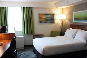 Standard Room, 2 Queen Beds, Non Smoking, Corner
