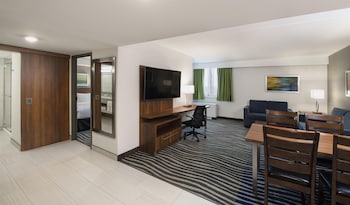 Suite, 1 King Bed, Non Smoking, Kitchen (Living Room;with Sofabed)