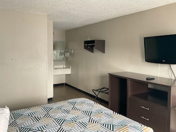 Standard Room, 1 Queen Bed, Accessible, Non Smoking