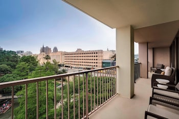 Room, 1 King Bed (Mobility Accessible, Roll-In Shower)