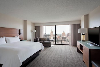 Room, 1 King Bed, Balcony (Hearing Accessible, View)