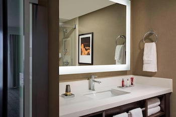 Room, 2 Double Beds (Hearing Accessible)