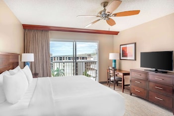 1 Bedroom Partial Ocean 1 Kg or 2 Dbls Balcony