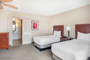 2 Bedroom 1 King 2 Twins Suite with Balcony
