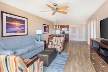1 Bedroom Partial Ocean 1 Kg or 2 Dbls Balcony