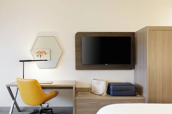 Room, 2 Queen Beds, Accessible (Communications)