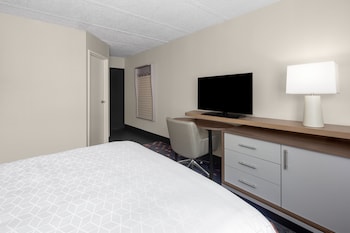 Standard Room, 1 Queen Bed