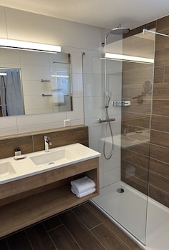 1 Bedroom & 1 Livingroom Suite with balcony