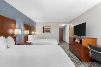 Standard Room, 2 Queen Beds, Non Smoking, Refrigerator