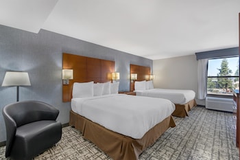 Suite, 2 Queen Beds, Accessible, Bathtub (with Sofabed)