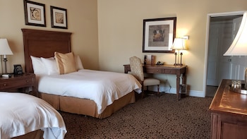 Room, 2 Double Beds, Non Smoking, Poolside (Posada)