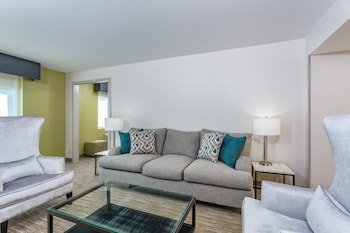Suite, 1 King Bed