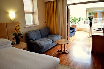 Double Room (Atrium)