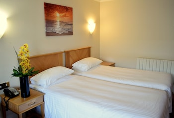 Twin Room, 2 Twin Beds (Atrium)