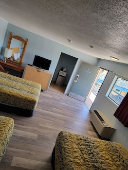 Room, Multiple Beds, Non Smoking