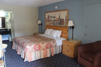 Economy Room, 1 King Bed, Smoking
