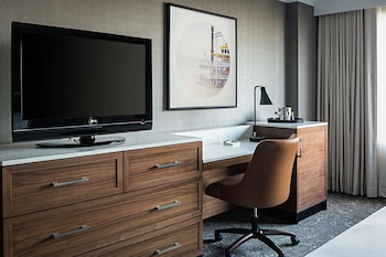 Room, 1 King Bed, Accessible (Roll-in Shower)