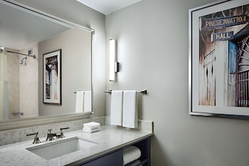 Room, 1 King Bed, Accessible, Bathtub