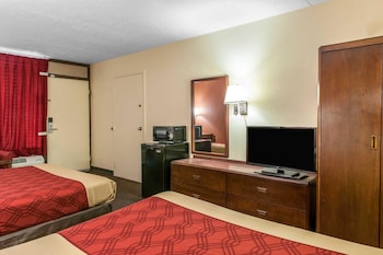 Standard Room, 2 Double Beds, Non Smoking