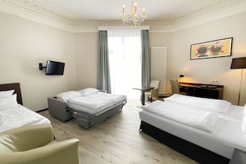 Premium Room, Multiple Beds (Family Room)