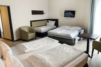 Premium Room, Multiple Beds (Family Room)